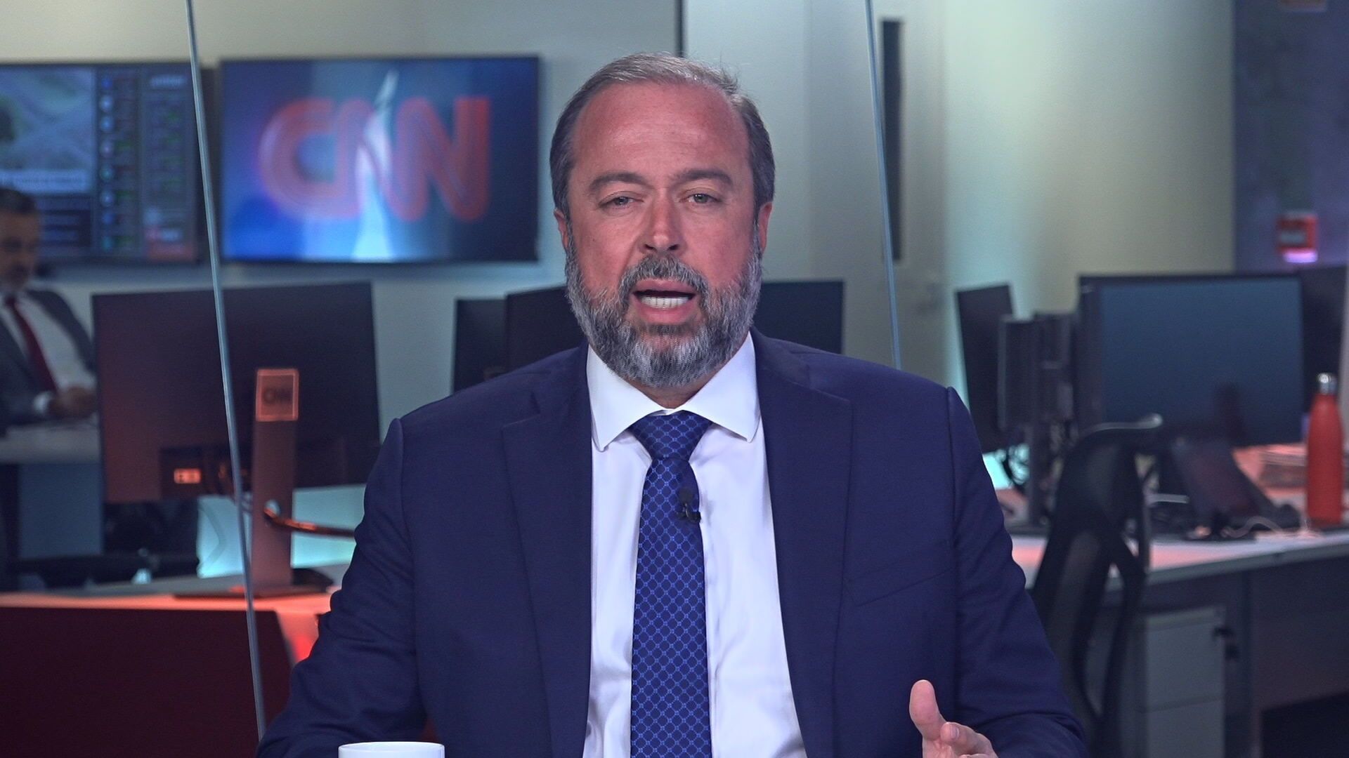 À CNN, Alexandre Silveira diz que preço do diesel deve cair “em breve“