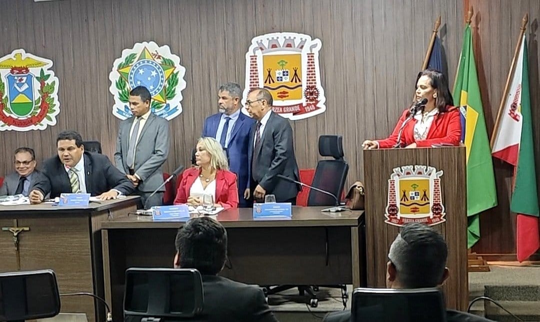 Advogada denuncia venda de diplomas para servidores comissionados da prefeitura