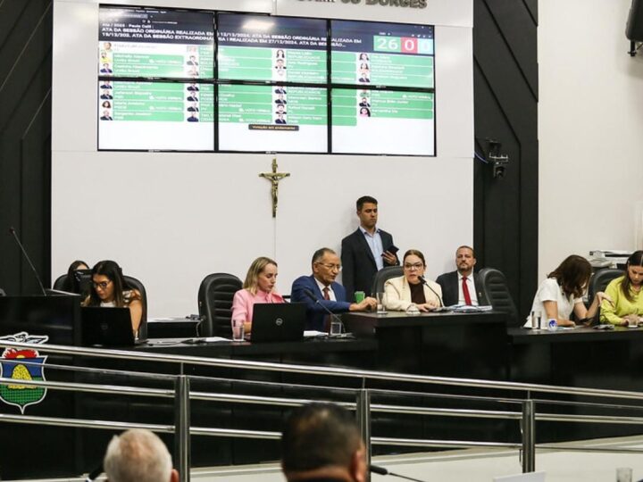 Câmara aprova abertura de CPI para investigar estacionamento rotativo em Cuiabá