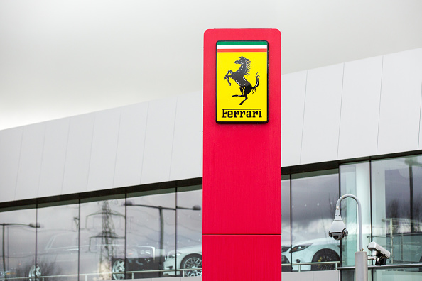 Ferrari tem receita acima do esperado e ação dispara