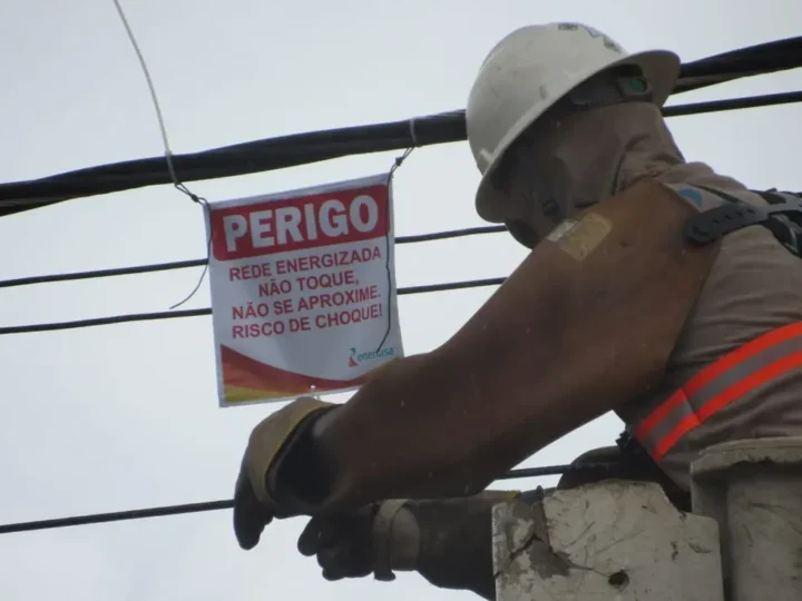 Justiça condena Energisa por cobrança indevida de R$ 7,4 mil a morador de Várzea Grande