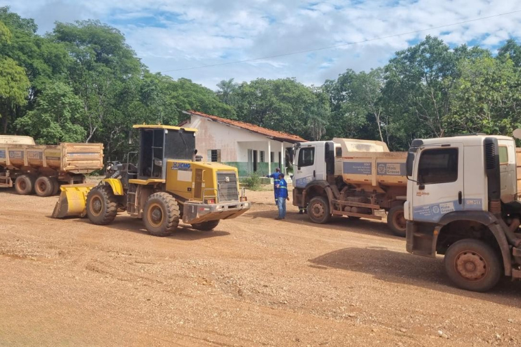 MP fiscaliza Morro de Santo Antônio encontra caminhões retirando Pedras para construção do “Parque Novo Mato Grosso”. – Jornal Advogado – Em Mato Grosso