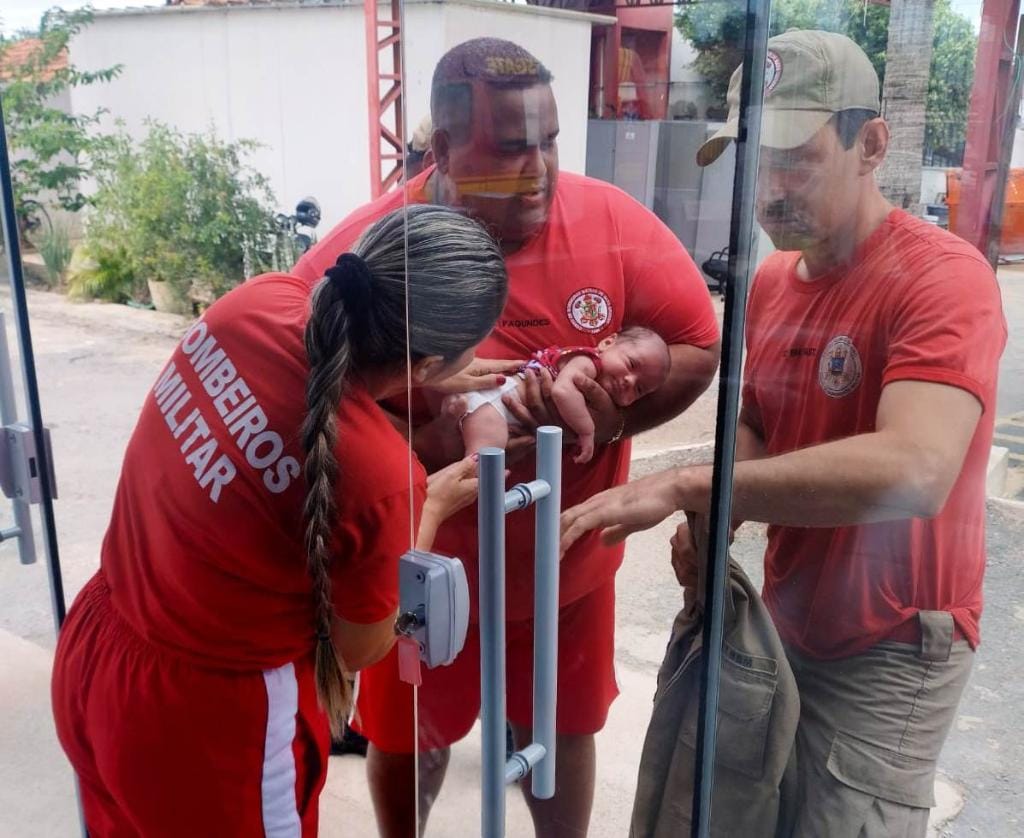 Mãe pede apoio em batalhão e bombeiro salva bebê engasgado com leite em VG – Jornal Advogado – Em Mato Grosso