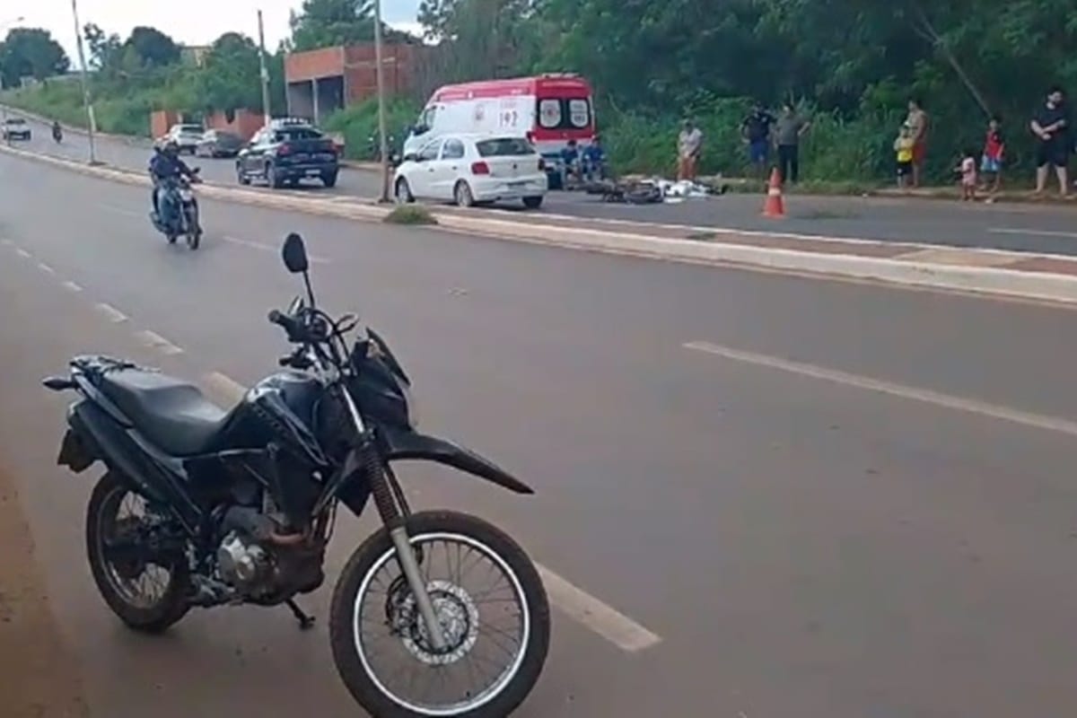 Motociclista de 19 anos morre após ser fechado por Fiat Toro e colidir com poste em VG