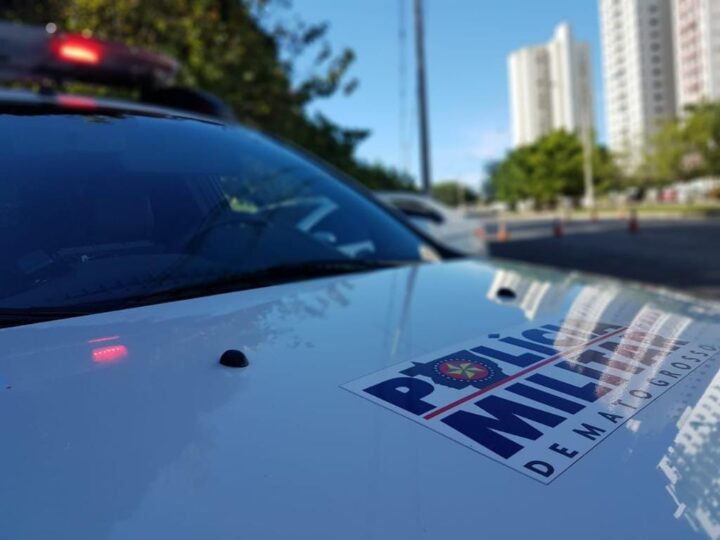 Mulher tenta matar marido a facadas na capital e é presa em flagrante