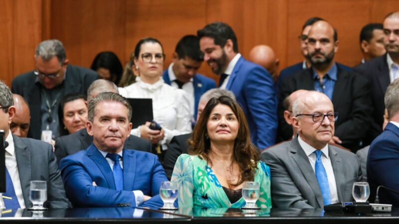 Presidente do TCE defende união institucional para avanço do estado na posse da Mesa da AL