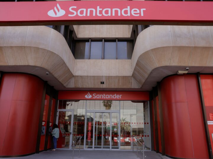 Santander Brasil mantém visão de crescimento menor do crédito este ano