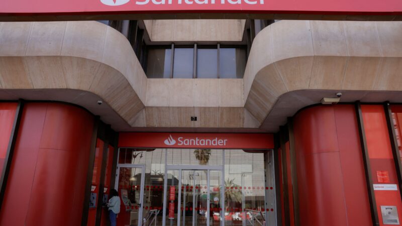 Santander Brasil mantém visão de crescimento menor do crédito este ano