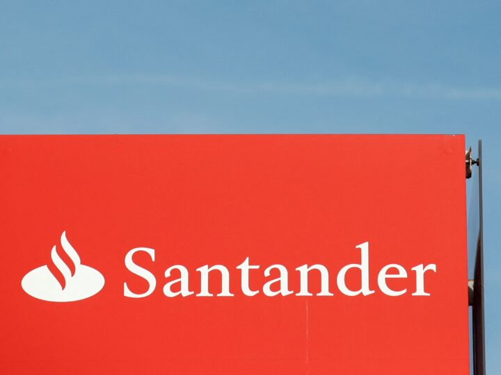 Santander Brasil registra lucro 75% maior no 4º tri