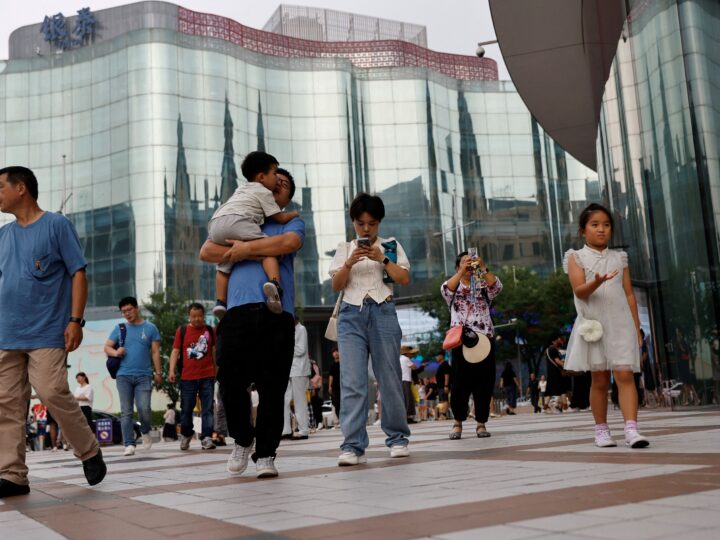 Serviços na China cresce em ritmo menor em janeiro, mostra PMI do Caixin