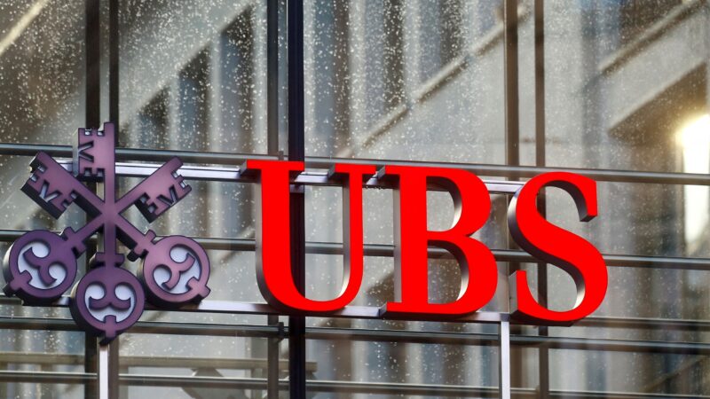 UBS registra lucro e receita acima do esperado no 4º tri