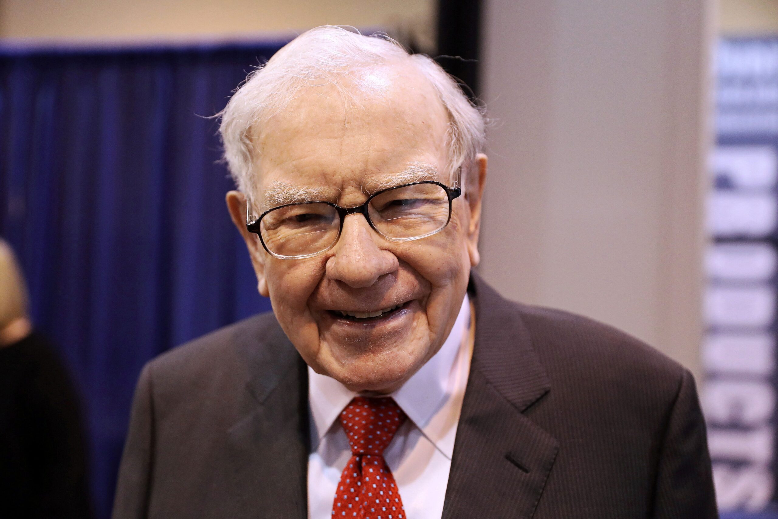 Warren Buffett diz em carta anual que EUA devem “gastar com sabedoria“